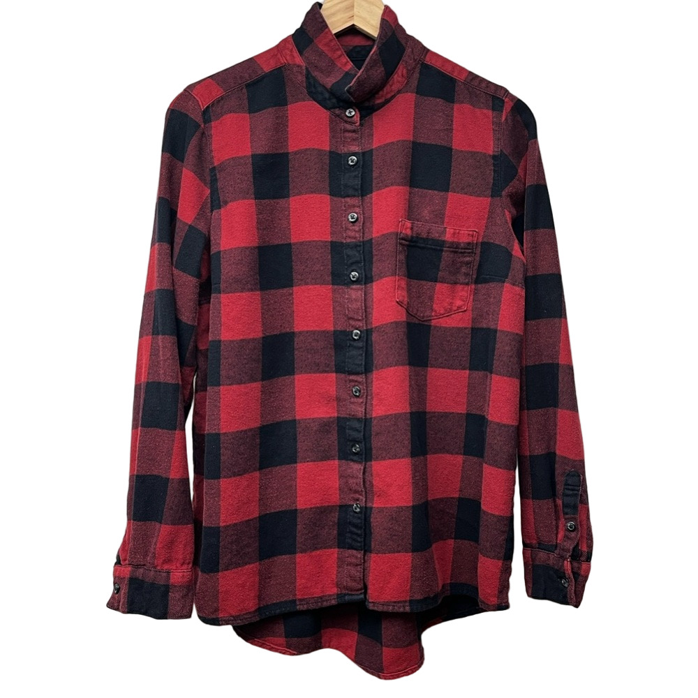 G.H. Bass & Co. Red & Black Flannel Button Down Shirt Large